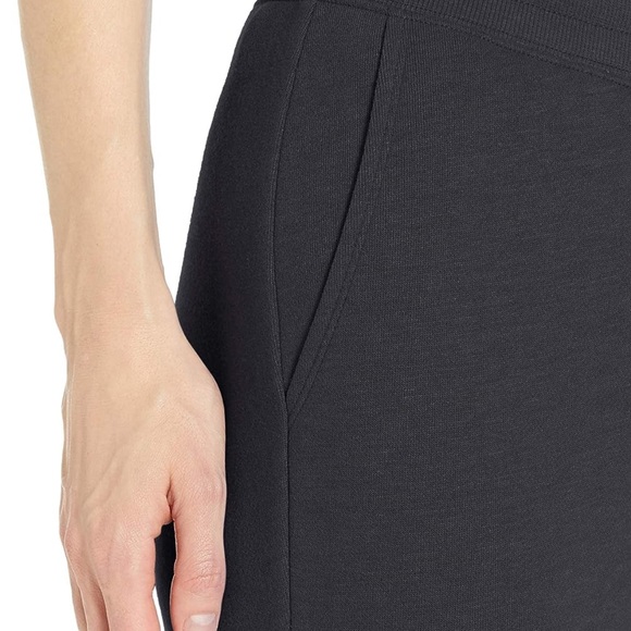 Amazon Essentials Women's Sz XXL Fleece Capri Jogger Sweatpant black new - Picture 5 of 6